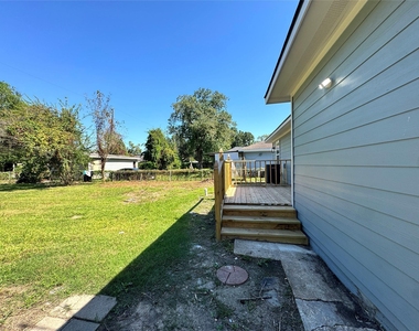 10629 Fairfax Street - Photo Thumbnail 14