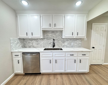 10629 Fairfax Street - Photo Thumbnail 6