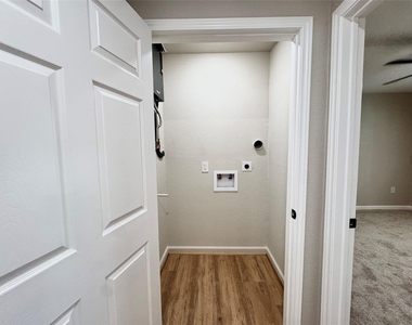 10629 Fairfax Street - Photo Thumbnail 8
