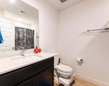 1106 Isola Bella Drive - Photo Thumbnail 6