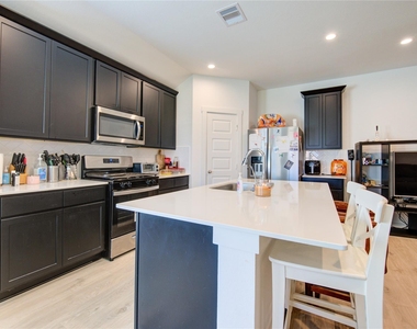 1106 Isola Bella Drive - Photo Thumbnail 11