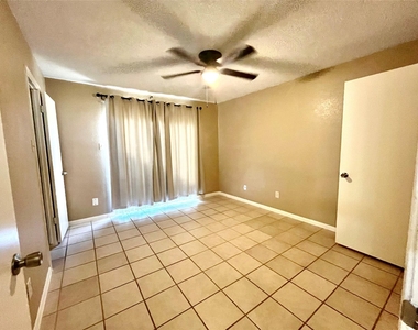 1516 Bay Area Blvd Boulevard - Photo Thumbnail 6