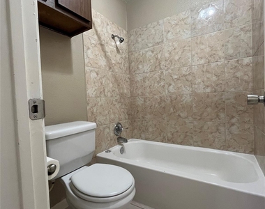 1516 Bay Area Blvd Boulevard - Photo Thumbnail 5