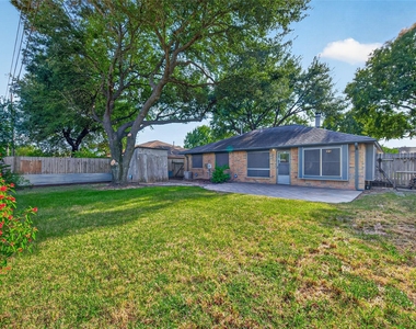 7522 Flair Oaks Drive - Photo Thumbnail 17