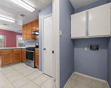 7522 Flair Oaks Drive - Photo Thumbnail 10