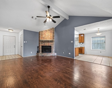 7522 Flair Oaks Drive - Photo Thumbnail 4