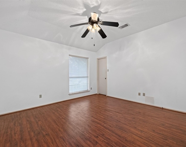 7522 Flair Oaks Drive - Photo Thumbnail 14