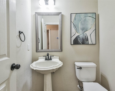 109 N Acacia Park Circle - Photo Thumbnail 21