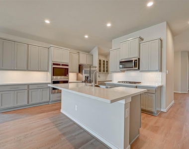 28507 Hazel Trail - Photo Thumbnail 12