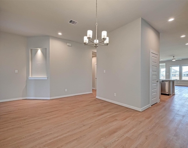 28507 Hazel Trail - Photo Thumbnail 7