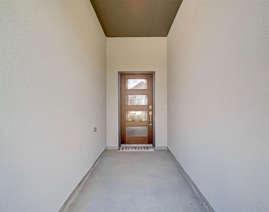 28507 Hazel Trail - Photo Thumbnail 3