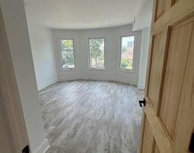 262 Anderson - Photo Thumbnail 8