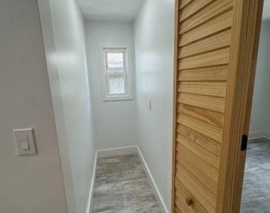 262 Anderson - Photo Thumbnail 11