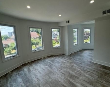 262 Anderson - Photo Thumbnail 2
