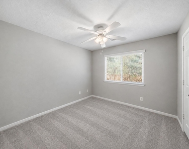 12222 Hawthorne Drive - Photo Thumbnail 11