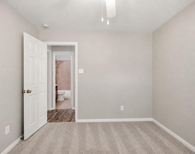12222 Hawthorne Drive - Photo Thumbnail 10