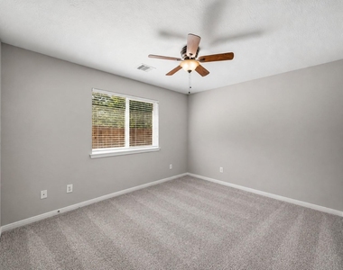 12222 Hawthorne Drive - Photo Thumbnail 14
