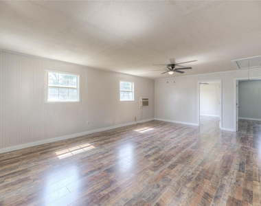 415 E Sherwood Drive - Photo Thumbnail 6