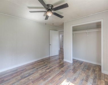 415 E Sherwood Drive - Photo Thumbnail 9