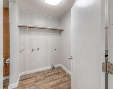 415 E Sherwood Drive - Photo Thumbnail 12