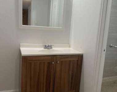 10952 Bexley Drive - Photo Thumbnail 7