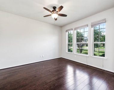 9619 Sumter Court - Photo Thumbnail 5