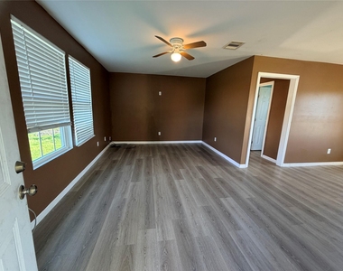 18614 Baughman Drive - Photo Thumbnail 4