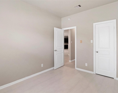 21239 Flowering Crape Myrtle Drive - Photo Thumbnail 19
