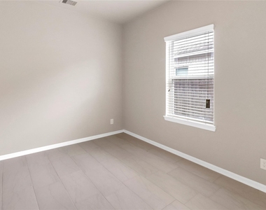 21239 Flowering Crape Myrtle Drive - Photo Thumbnail 18