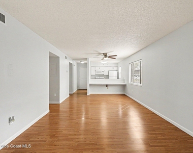 2412 Fox Hollow Drive - Photo Thumbnail 4