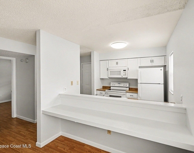 2412 Fox Hollow Drive - Photo Thumbnail 6
