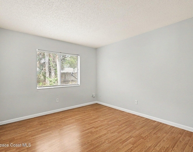 2412 Fox Hollow Drive - Photo Thumbnail 13