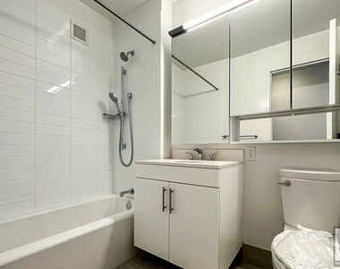 West 57th Street - Photo Thumbnail 7