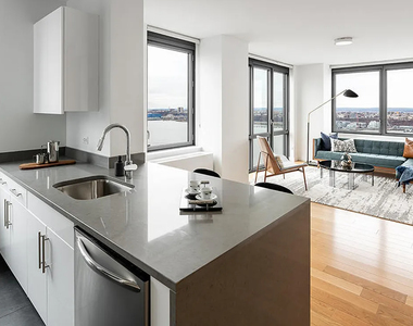 West 57th Street - Photo Thumbnail 1