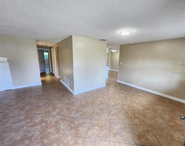7146 Carmel Avenue - Photo Thumbnail 3