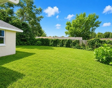 7146 Carmel Avenue - Photo Thumbnail 28