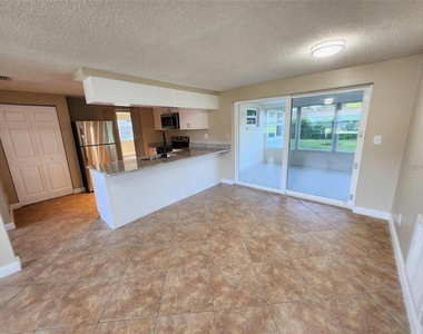 7146 Carmel Avenue - Photo Thumbnail 11