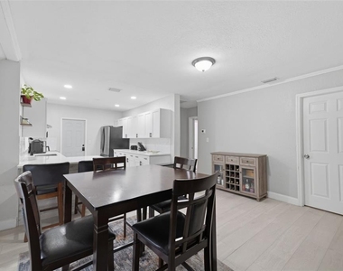 8613 N 13th Street - Photo Thumbnail 7