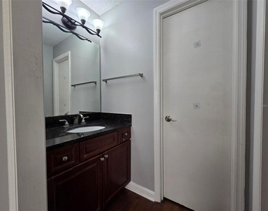 11901 4th Street N - Photo Thumbnail 10