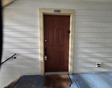 11901 4th Street N - Photo Thumbnail 2