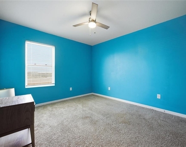 233 Ludisia Loop - Photo Thumbnail 16