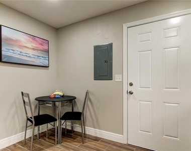 318 Deer Cove Lane - Photo Thumbnail 9
