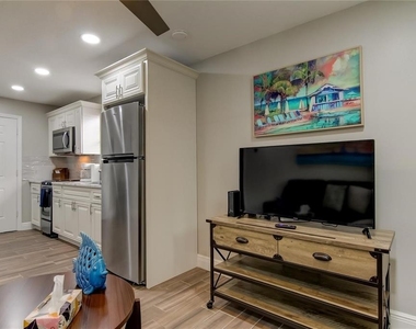 318 Deer Cove Lane - Photo Thumbnail 16