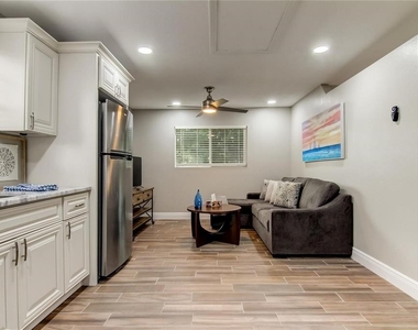 318 Deer Cove Lane - Photo Thumbnail 12