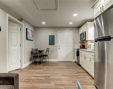 318 Deer Cove Lane - Photo Thumbnail 11