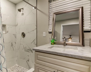 318 Deer Cove Lane - Photo Thumbnail 17
