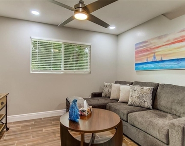 318 Deer Cove Lane - Photo Thumbnail 14