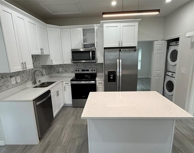 37542 Eiland Unit#b Boulevard - Photo Thumbnail 12