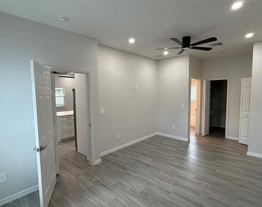37542 Eiland Unit#b Boulevard - Photo Thumbnail 16