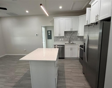 37542 Eiland Unit#b Boulevard - Photo Thumbnail 10